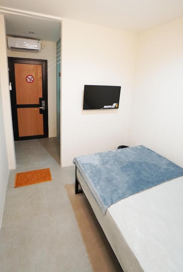 Hostel 18 Pasangan Butuh Surat Nikah Bandung Ngoại thất bức ảnh